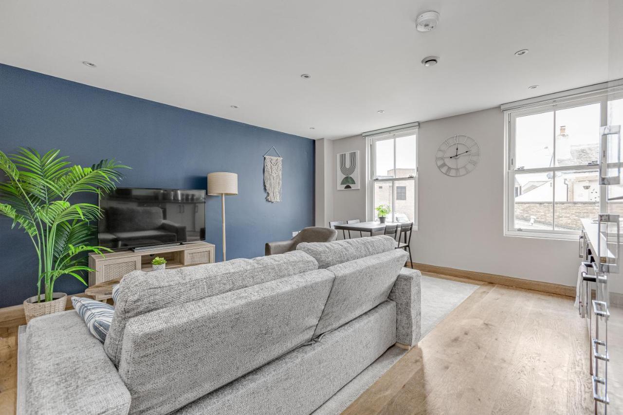Contemporary 2 Bedroom Apt, Town Centre By Tent Serviced Apartments Chertsey Εξωτερικό φωτογραφία